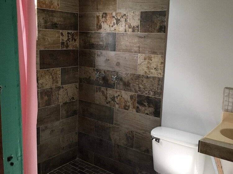 펜션 Lorraine's Guest House