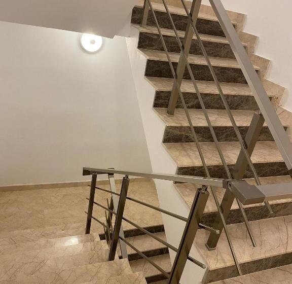 膳宿费 Luxury By Saray