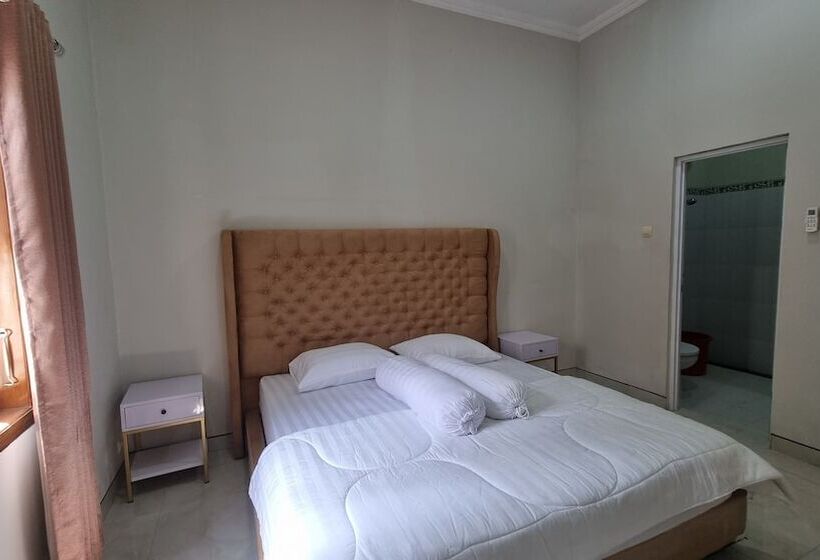 پانسیون Oemah Wisata Ringinsari