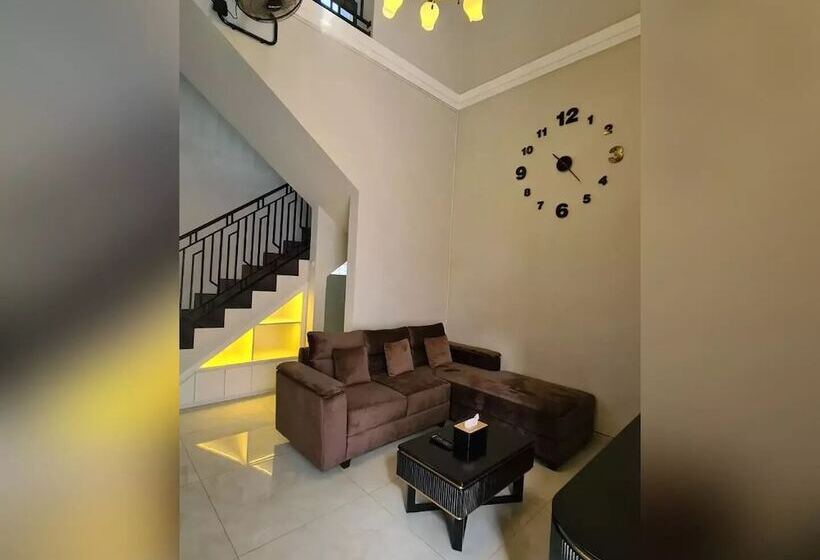 پانسیون Oemah Wisata Ringinsari