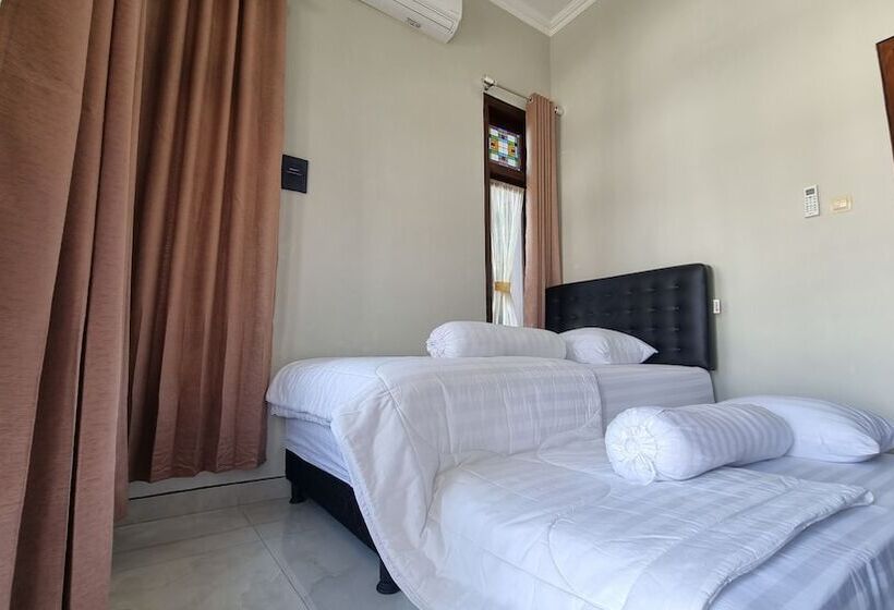 پانسیون Oemah Wisata Ringinsari