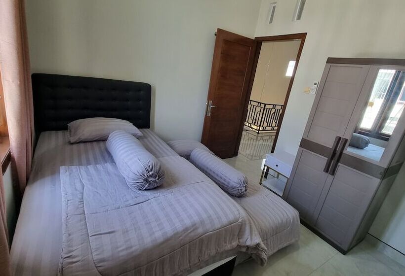 پانسیون Oemah Wisata Ringinsari