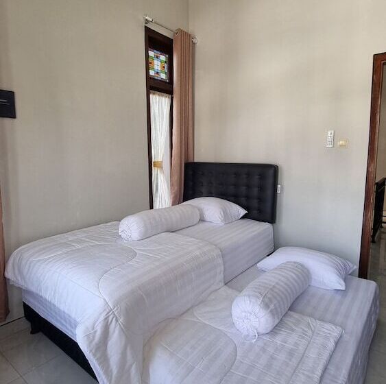 پانسیون Oemah Wisata Ringinsari