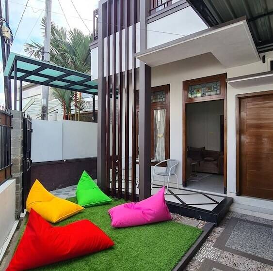 펜션 Oemah Wisata Ringinsari