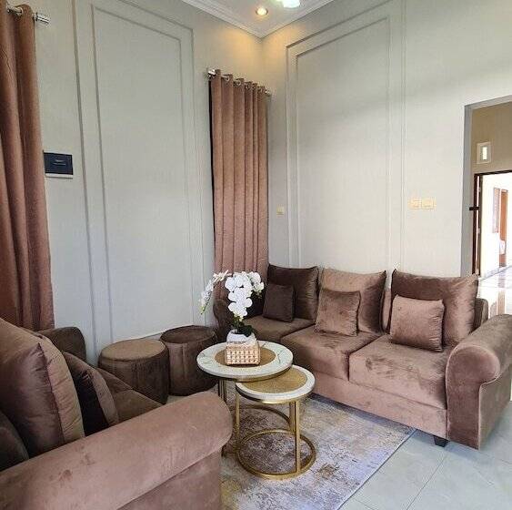 펜션 Oemah Wisata Ringinsari