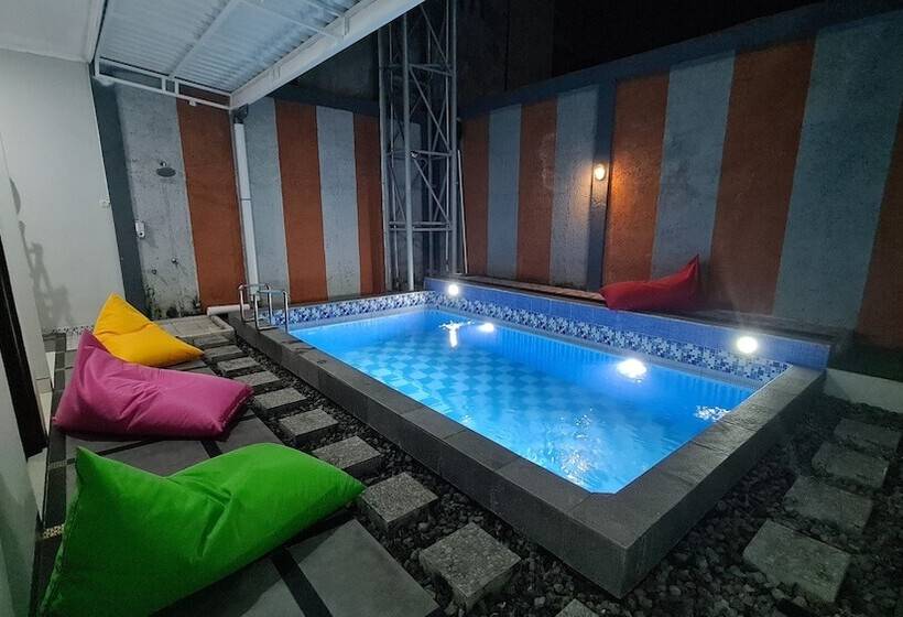 펜션 Oemah Wisata Ringinsari