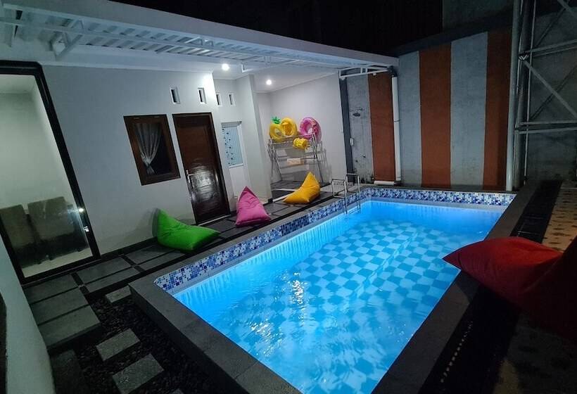 펜션 Oemah Wisata Ringinsari