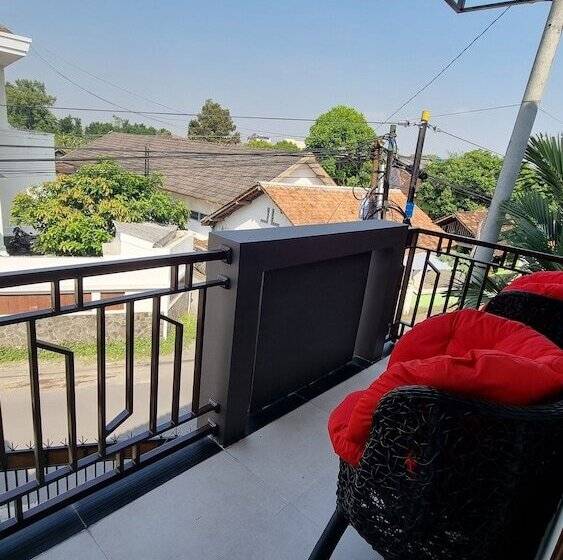 펜션 Oemah Wisata Ringinsari