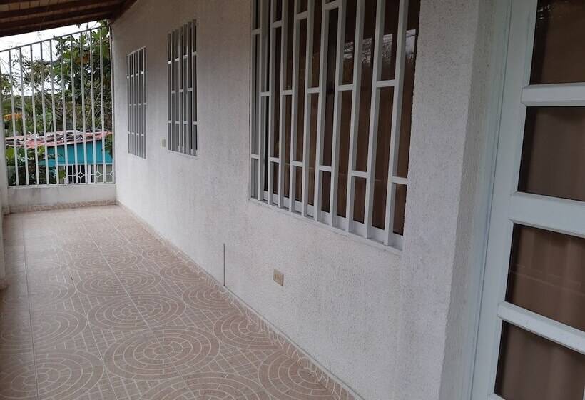 ペンション Posada Mirny