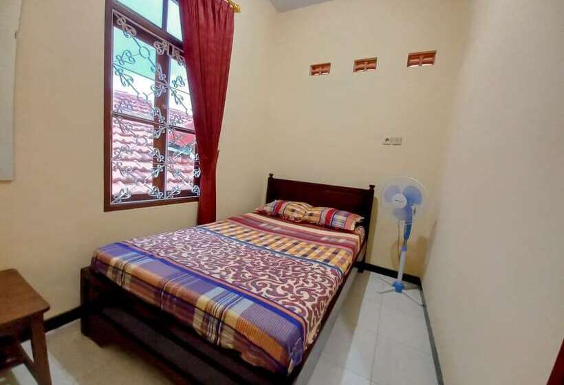 פנסיון Rumah Kost Nakula