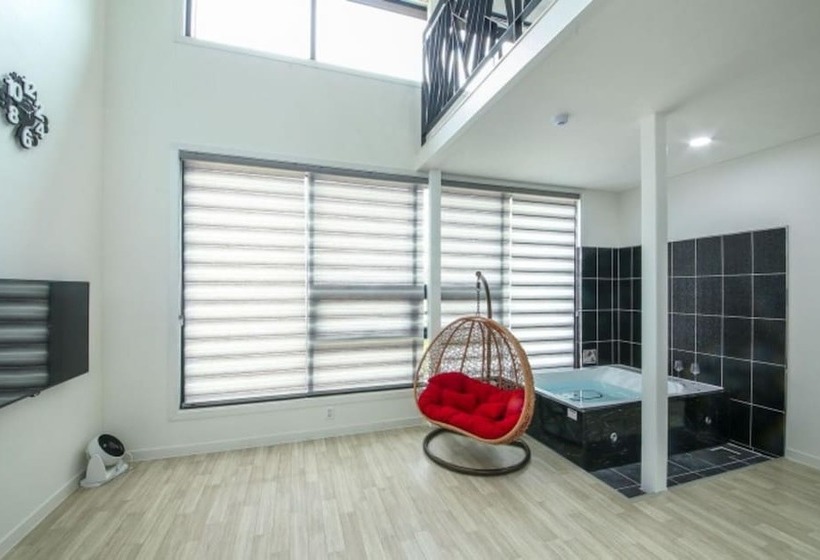 Pensiune Taean Hue Place Pool Villa