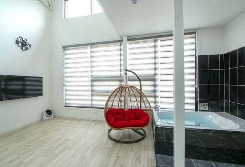 Pensiune Taean Hue Place Pool Villa