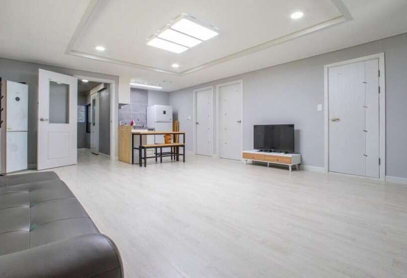 Pensiune Taean Hue Place Pool Villa