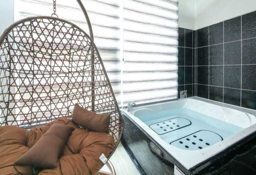 Pensiune Taean Hue Place Pool Villa