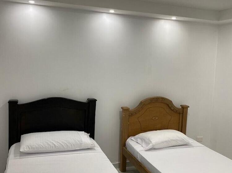 ペンション Yurys Places