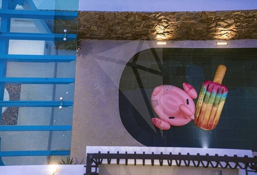 استراحتگاه Sun Grand Feria