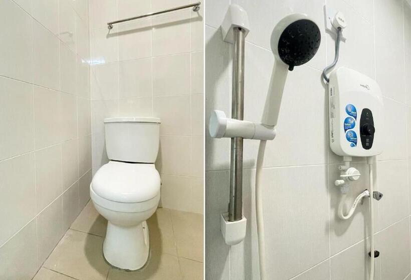 Safari Hotel Lumut By Oyo