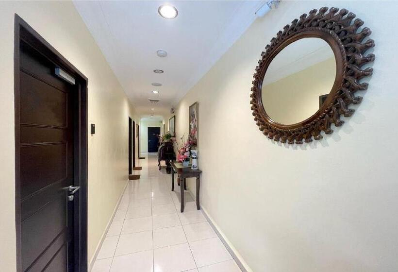 Safari Hotel Lumut By Oyo