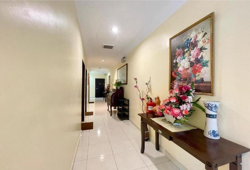 Safari Hotel Lumut By Oyo