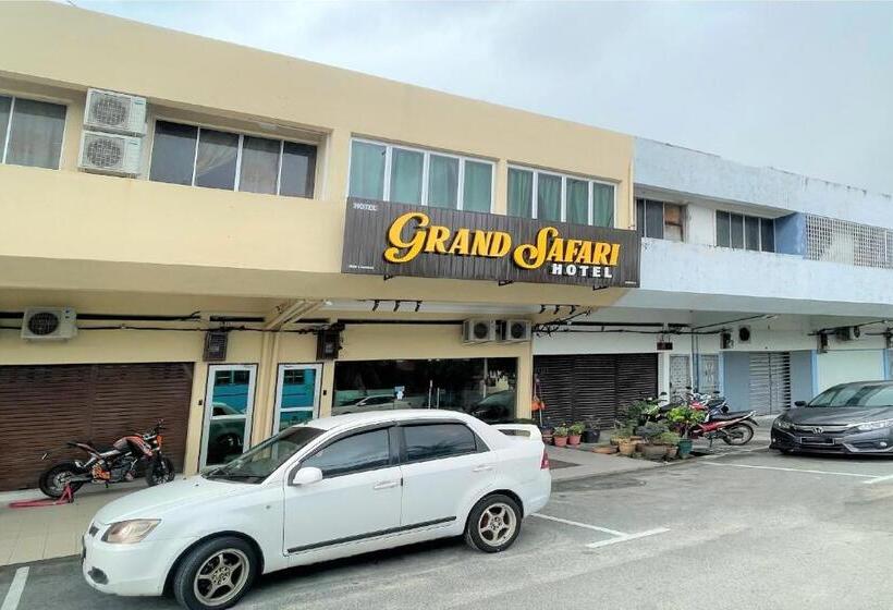 Safari Hotel Lumut By Oyo