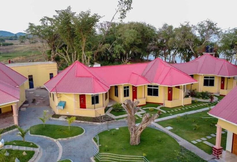 Sandmark Hotel Serengeti