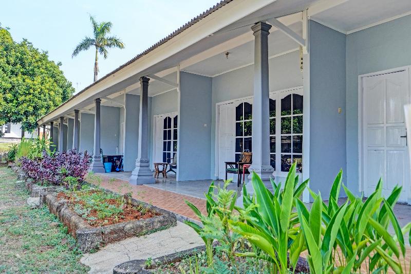 Spot On 91798 Hotel Grand Mutiara