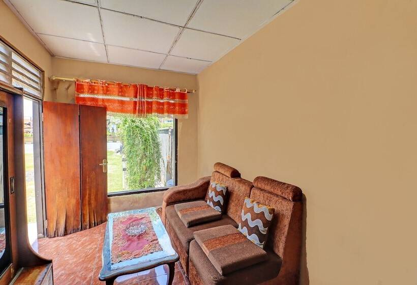 Spot On 92028 Hotel Surya Near Pelabuhan Gilimanuk