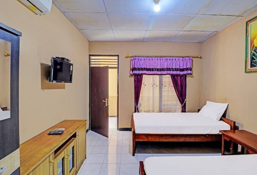 Spot On 92028 Hotel Surya Near Pelabuhan Gilimanuk