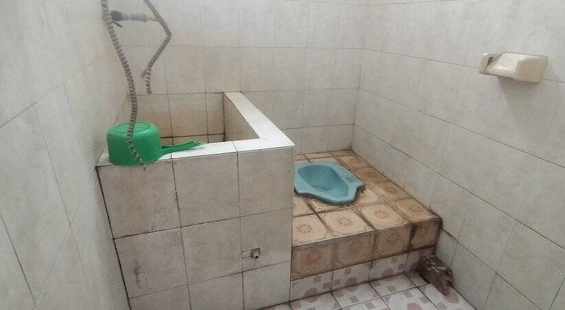 Spot On 92368 Hotel Erkas