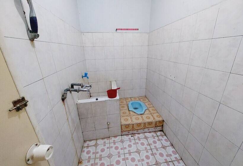 Spot On 92368 Hotel Erkas