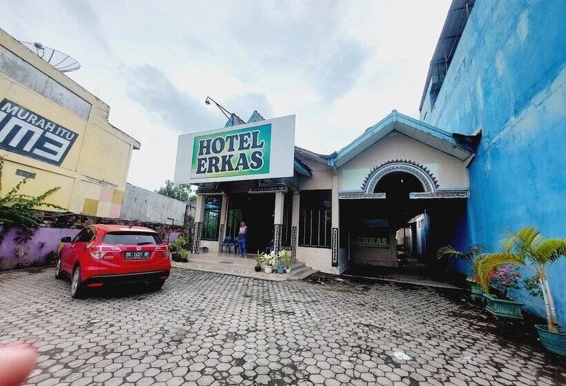 Spot On 92368 Hotel Erkas