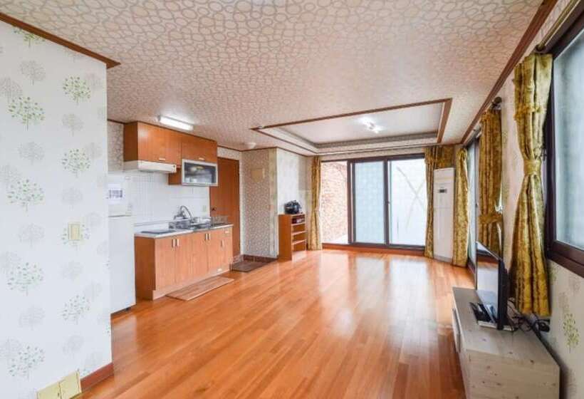 Taean Hakampo Hakampo Pension