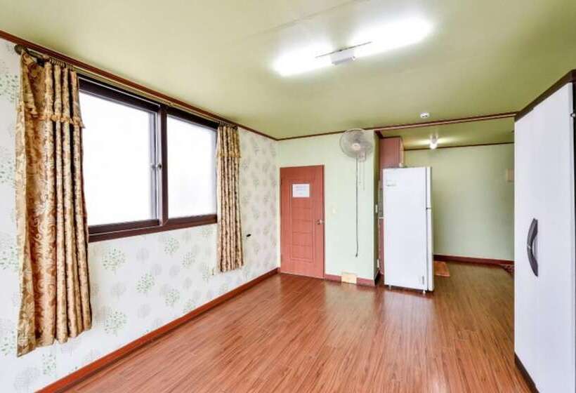 Taean Hakampo Hakampo Pension