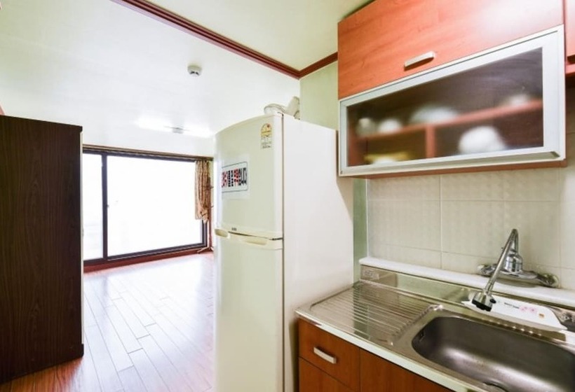 Taean Hakampo Hakampo Pension