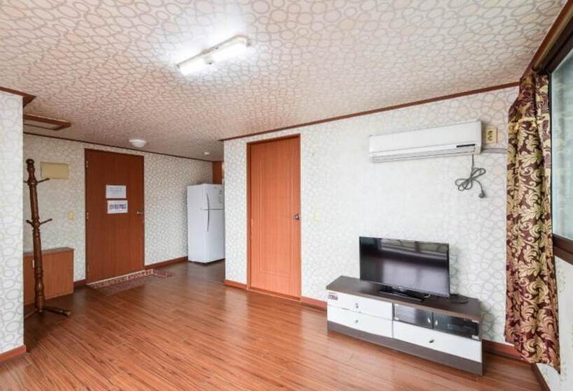 Taean Hakampo Hakampo Pension