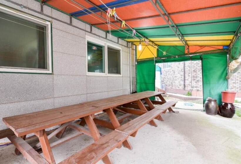 Taean Hakampo Hakampo Pension