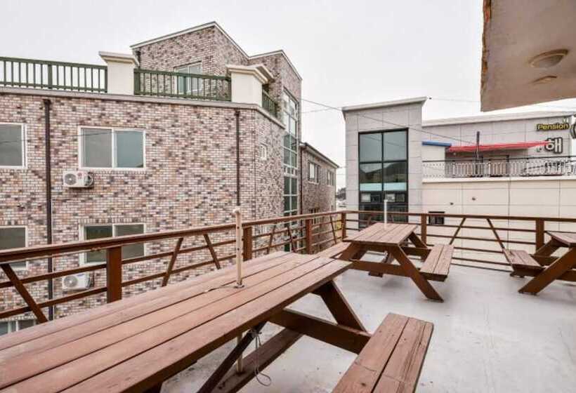 Taean Hakampo Hakampo Pension