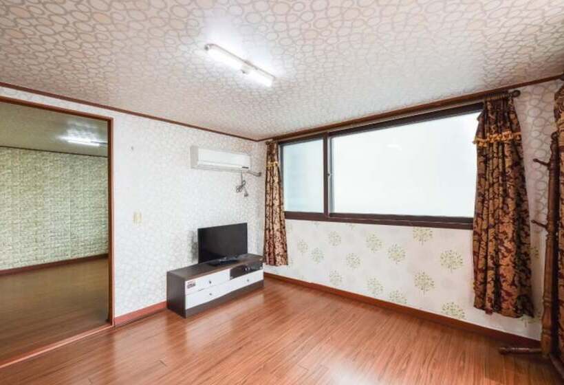 Taean Hakampo Hakampo Pension