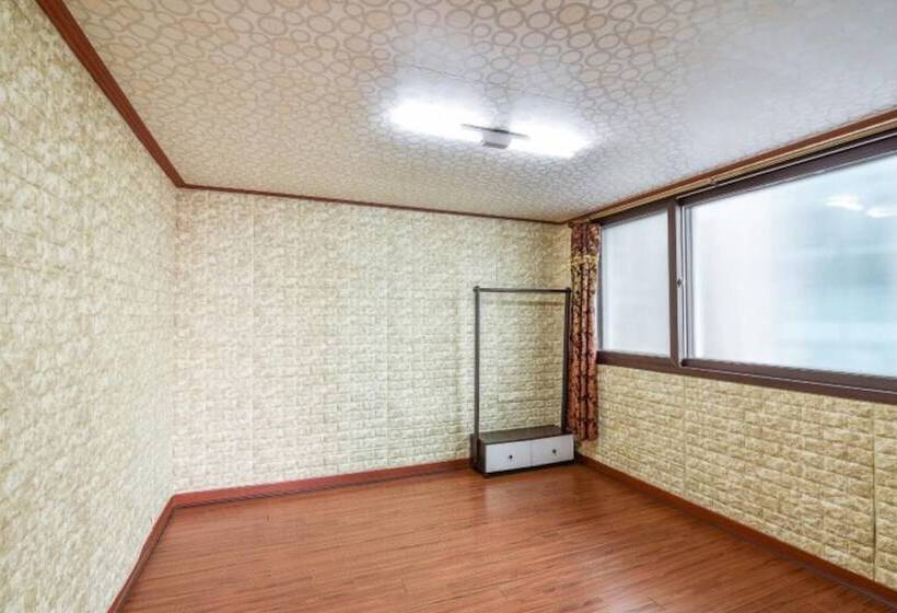 Taean Hakampo Hakampo Pension