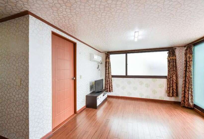 Taean Hakampo Hakampo Pension