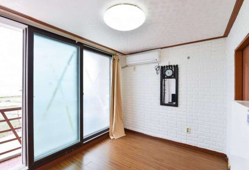 Taean Hakampo Hakampo Pension