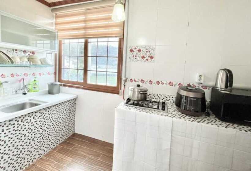 Taean Kkotjibada Sketch Pension