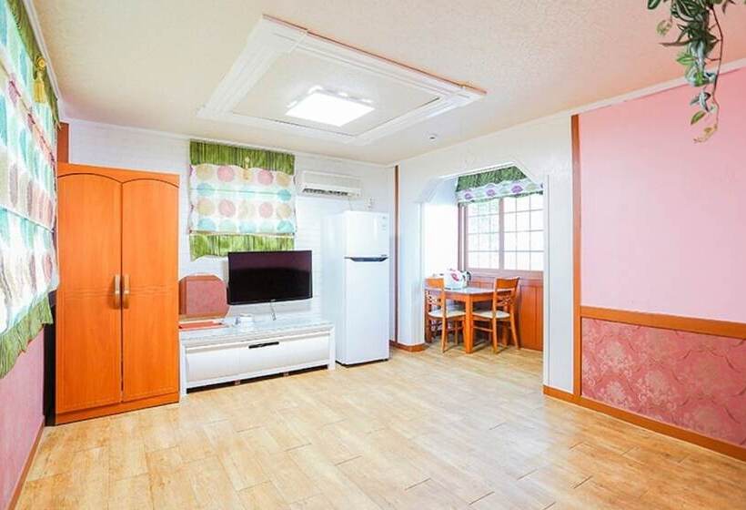 Taean Kkotjibada Sketch Pension