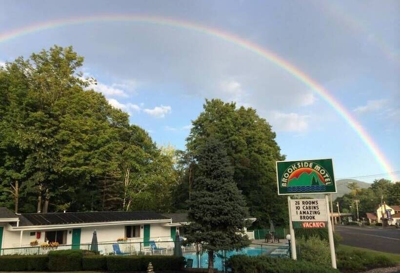 Brookside Motel & Cabins