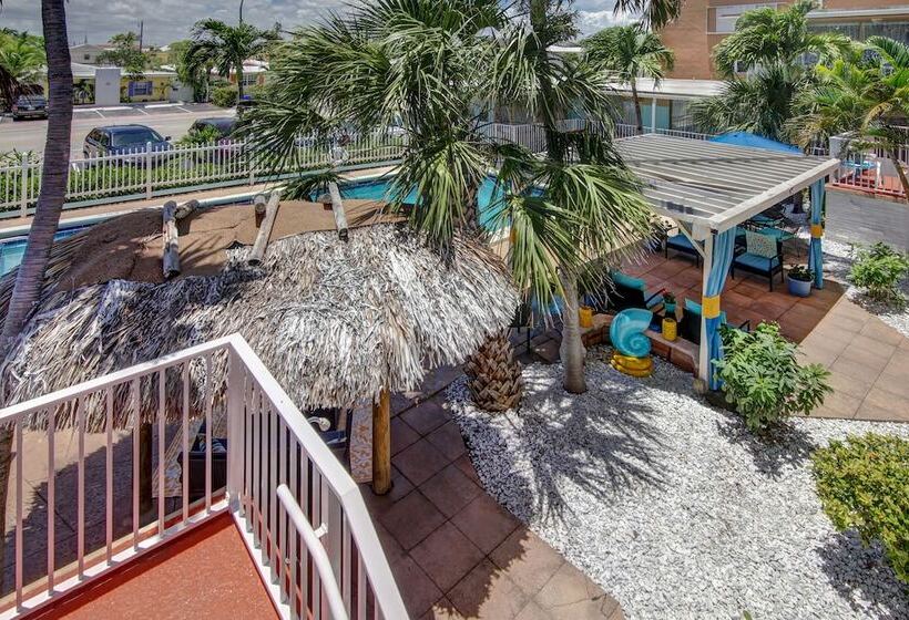 Castle By The Sea Motel