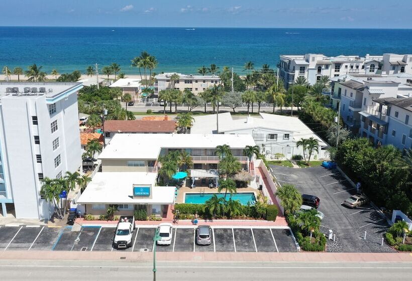 Castle By The Sea Motel