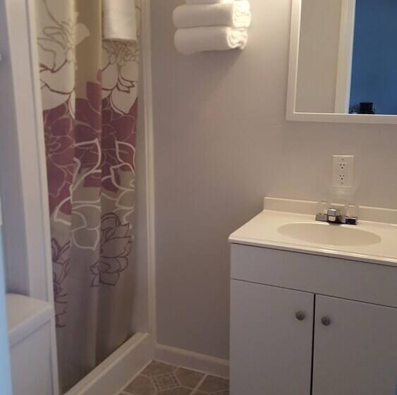 Country Squire Motel