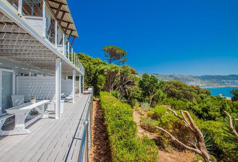 فندق A Boat House