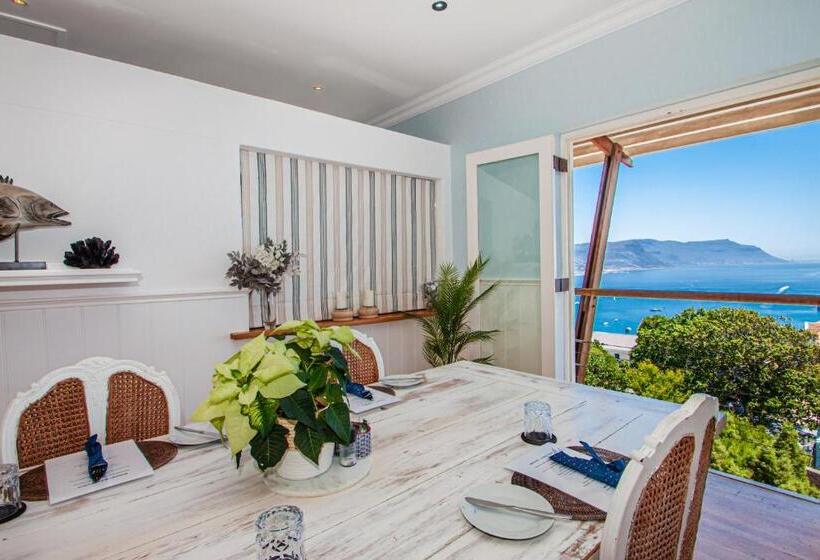 فندق A Boat House