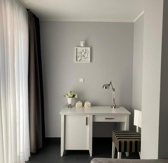 בית מלון כפרי Amber Suite   Adults Only